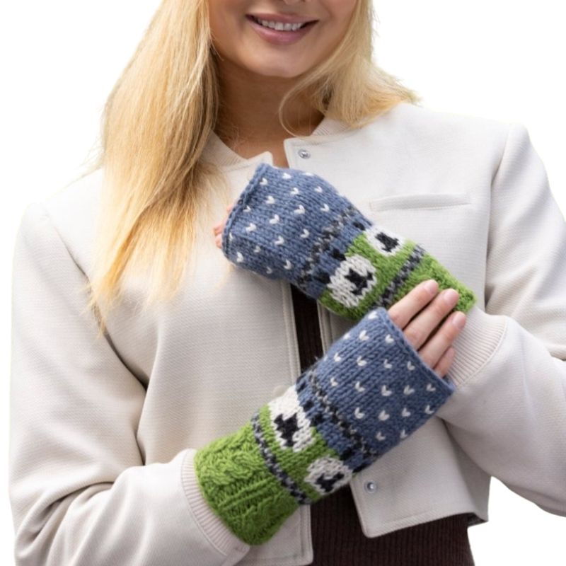 Aran Cable Handwarmers- Sheep
