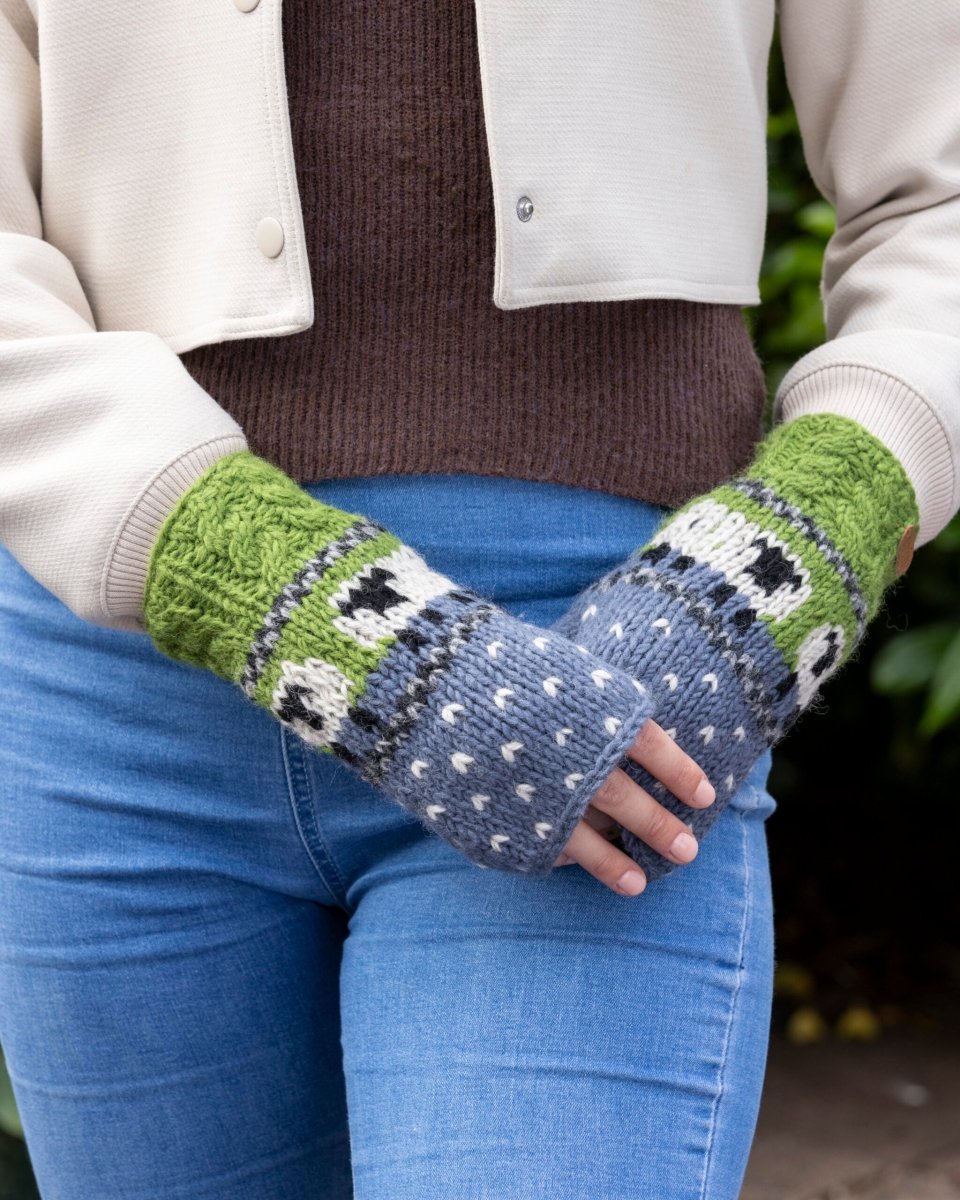Aran Cable Handwarmers - Sheep