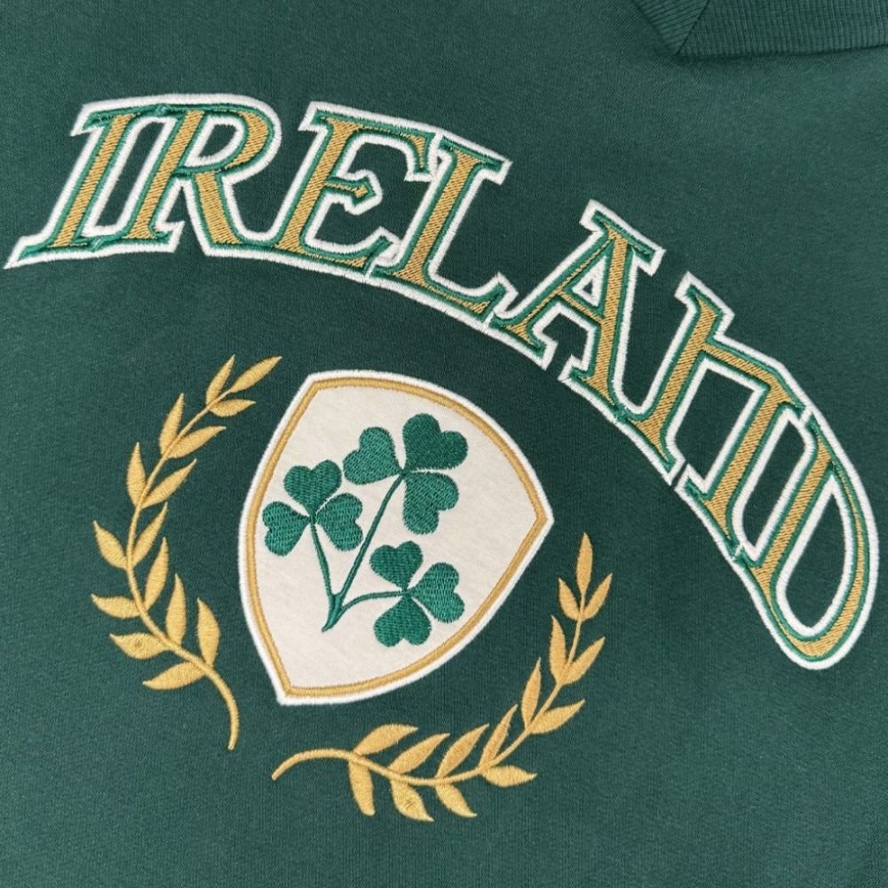 Ireland Crest V - Neck Sweatshirt - Green/Cream