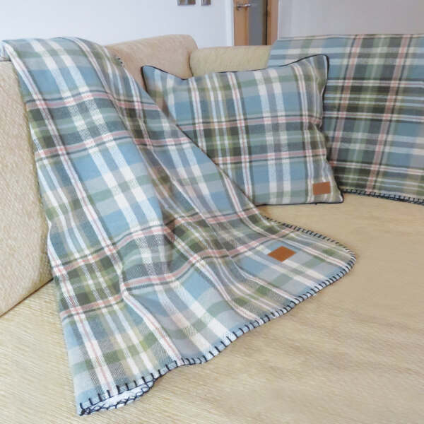 Samuel Lamont Green Tweed Throw Blanket - The Celtic Gift Store - Blankets and Bedding
