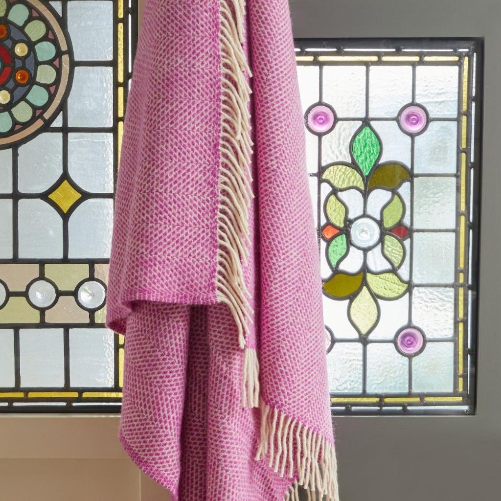 Tweedmill Beehive Rosa Wool Throw Expertly Crafted from 100% Pure Wool
