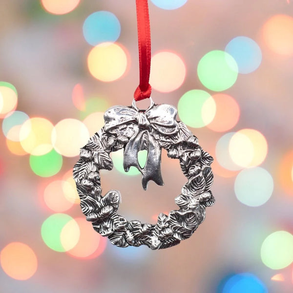 Classic Christmas Decoration in Pewter - Wreath