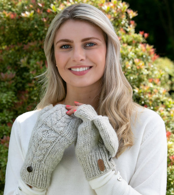 Aran Cable Hunter Gloves - Oatmeal - The Celtic Gift Store - Clothing Accessories