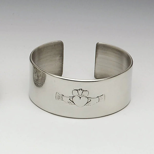 Ladies Pewter Bangle - Claddagh - The Celtic Gift Store - bracelets